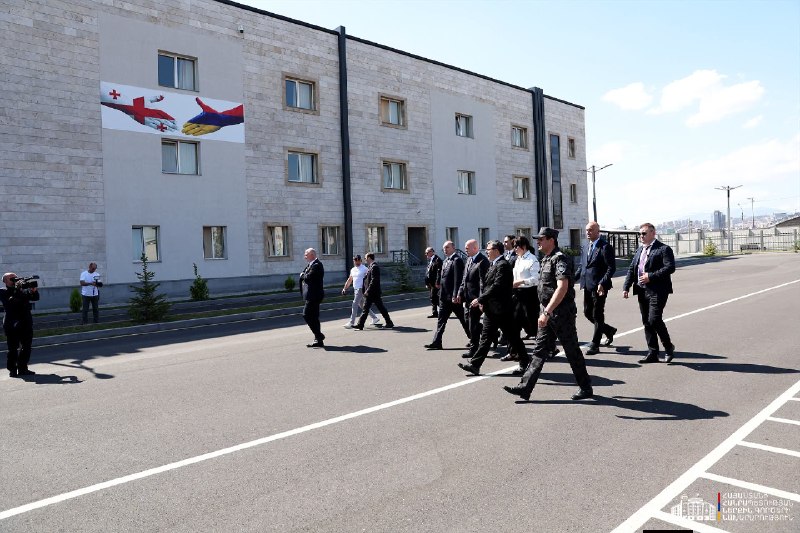 Глава МВД Грузии ознакомился с работой Патрульной службы и Центра 112 в Армении