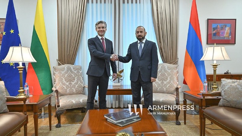 Арарат Мирзоян и Кестутис Будрис обмениваются поздравлениями в соцсети