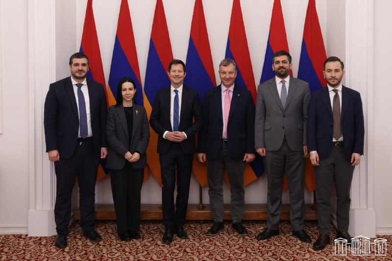 Пашинян побеждает на выборах в Армении: зампред ЕНП в Европарламенте поздравил премьера