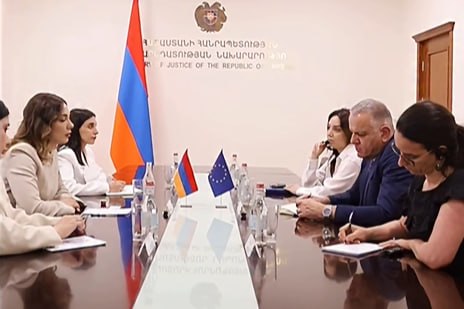 Министр юстиции Армении и глава делегации ЕС обсудили судебные реформы в Лори
